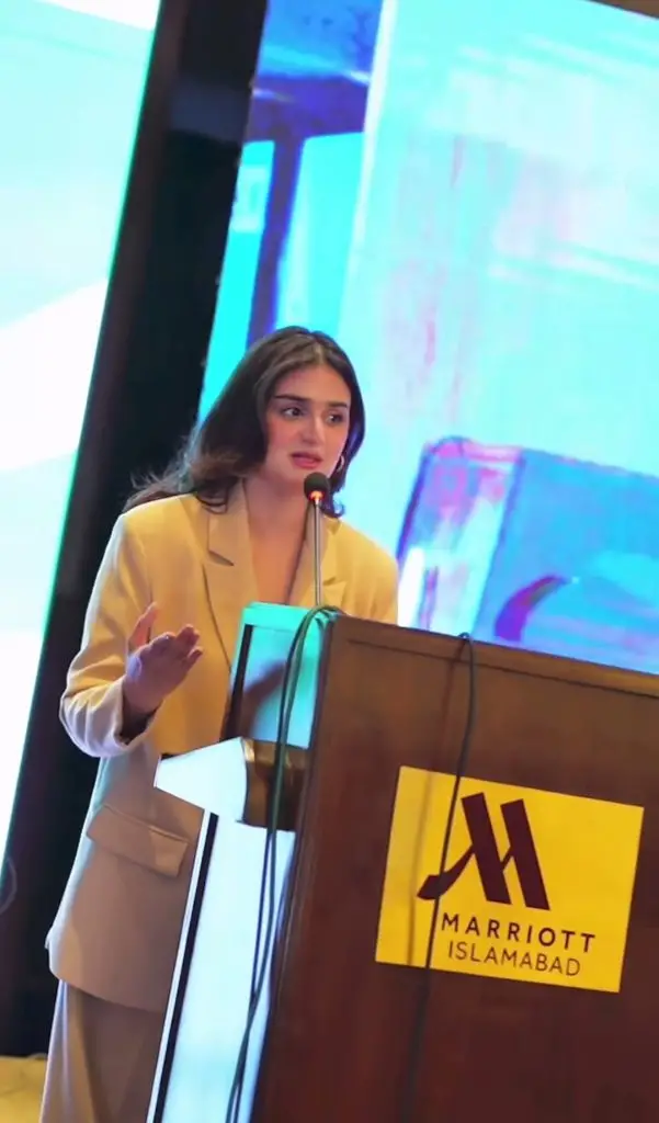 Hira Mani Honored While Mani Gets Ignored