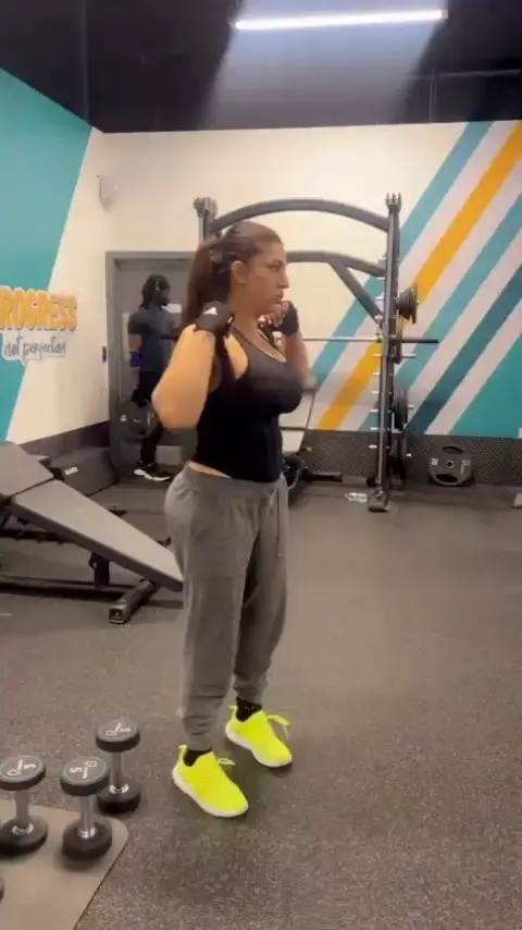 Sana Nawaz Bold Gym Video