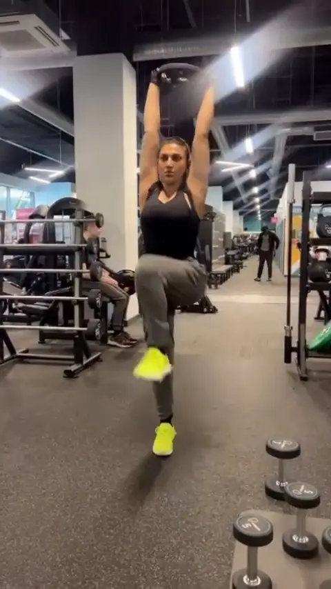 Sana Nawaz Bold Gym Video