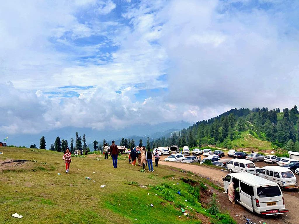 Kaghan Valley Eid Tourists