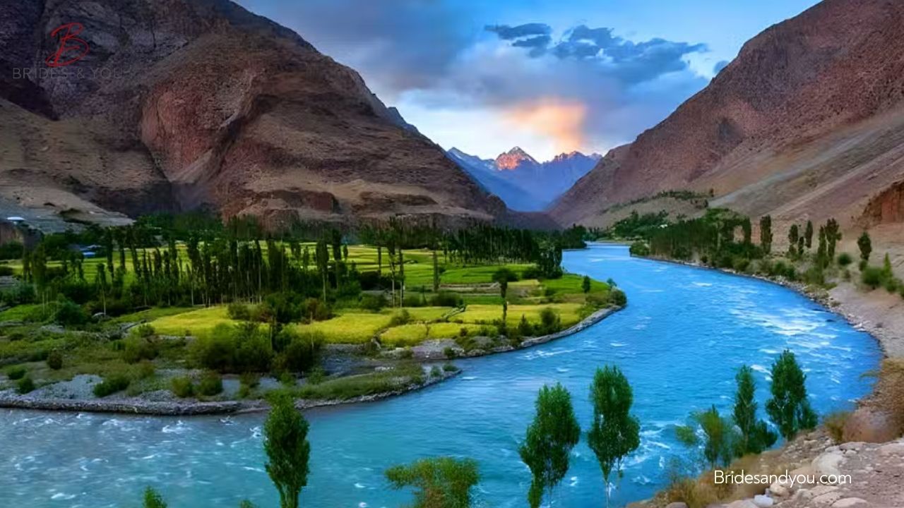 Tourists Travelling to Northern Areas