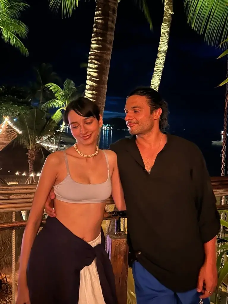 Mamya Shajaffar Bold Vacation Looks