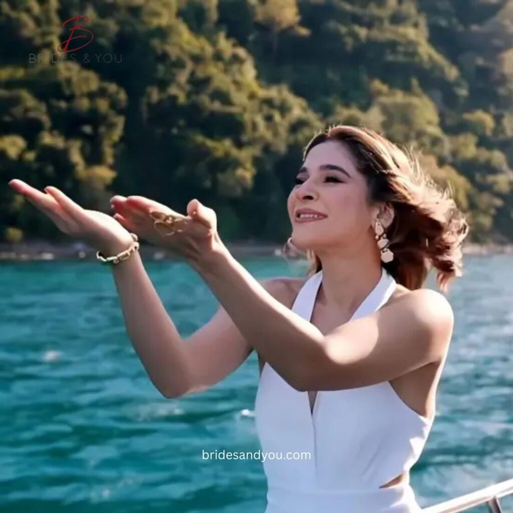 Ayesha Omar to host Lazawaal Ishq