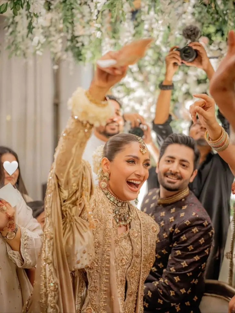 Ayeza Khan Shares Beautiful Moments From Brother’s Barat
