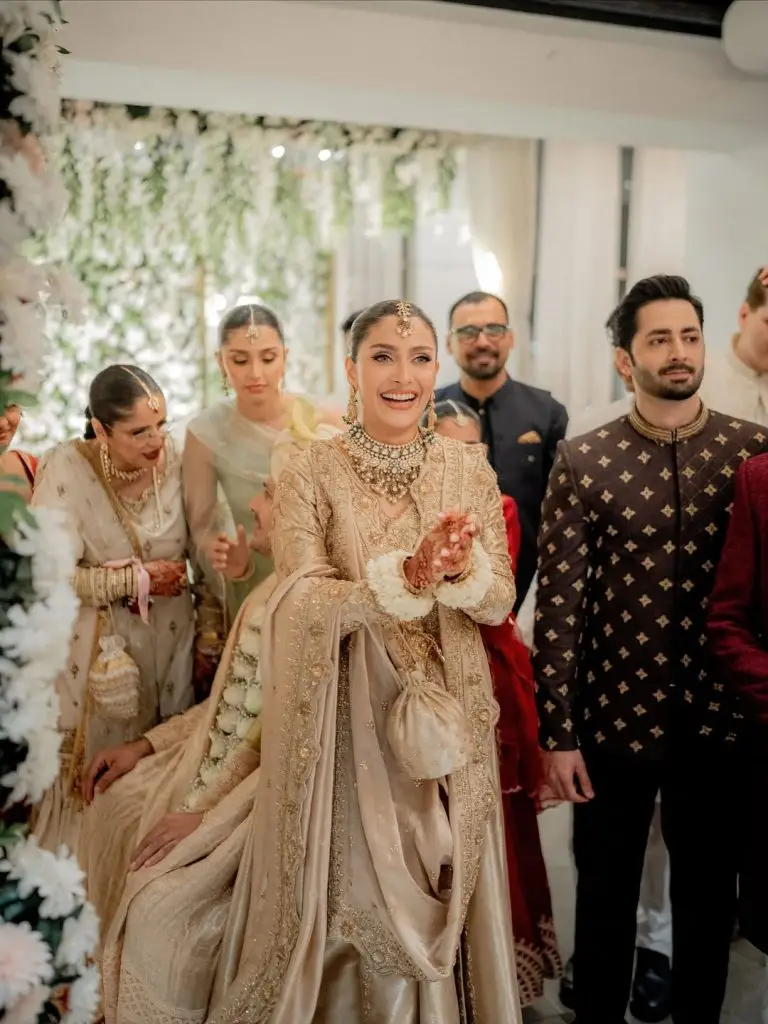 Ayeza Khan Shares Beautiful Moments From Brother’s Barat