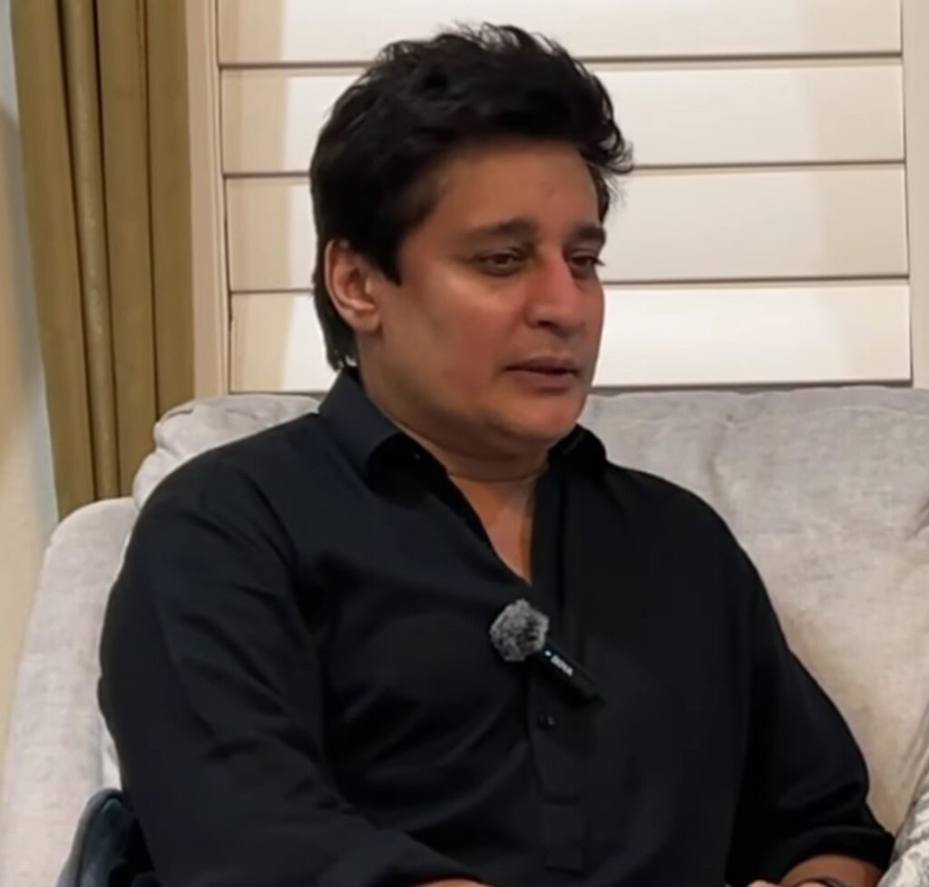 Why Sahir Lodhi Does Not Bring His Wife In Public