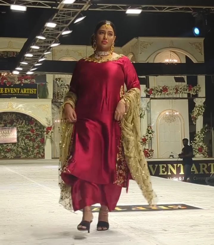 Mathira Fails To Impress Public With Her Ramp Walk