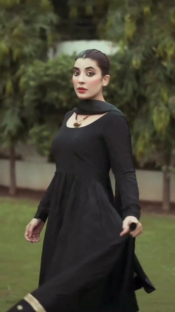 Urwa Hocane makeup look