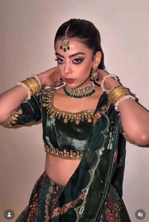 Yashma Gill Gal Sun dance