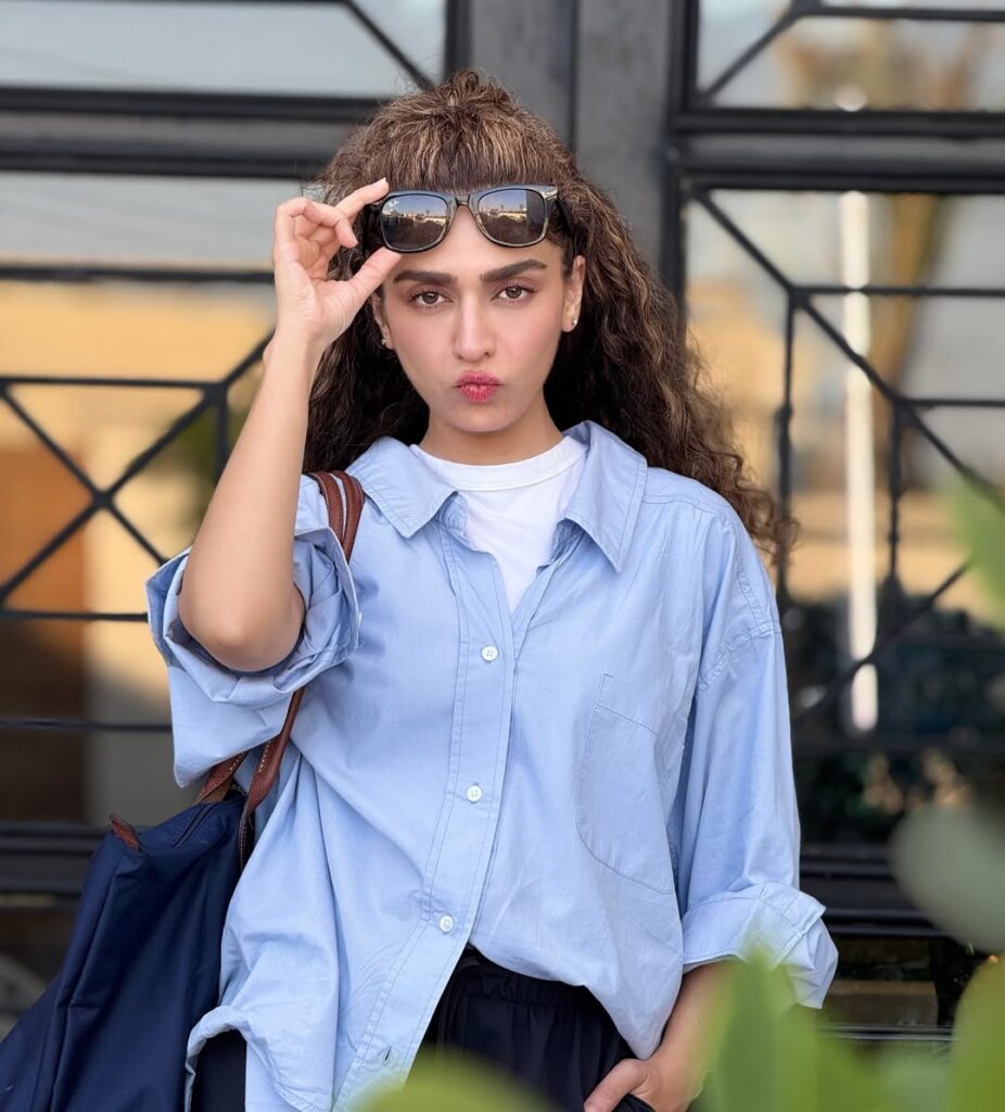 Hajra Yamin Curly Hair Video